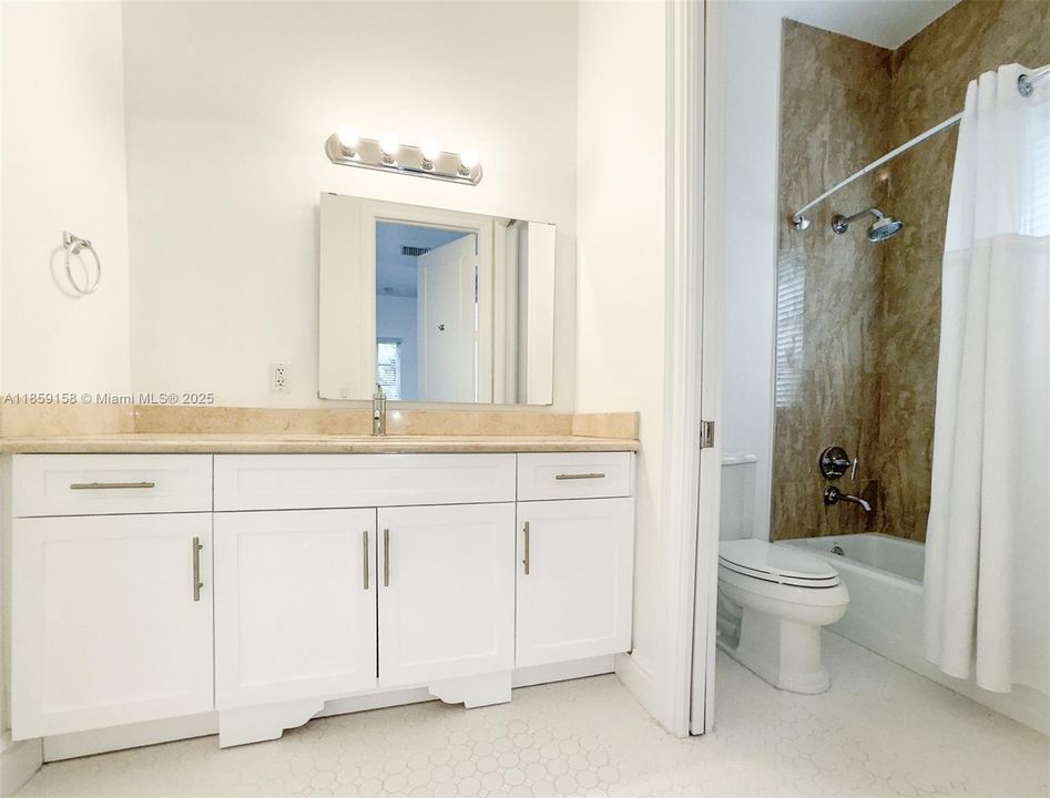 На продажу: $1,775,000 (4 спален, 4 ванн, 3202 Квадратных фут)