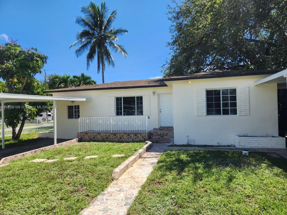 Active With Contract: $420,000 (3 beds, 2 baths, 1121 Square Feet)