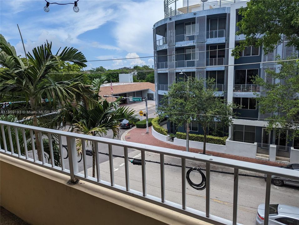 For Sale: $399,900 (1 beds, 1 baths, 616 Square Feet)