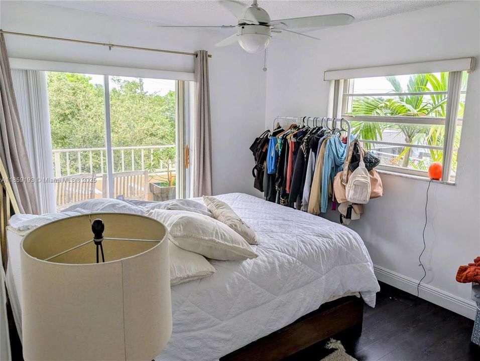For Sale: $399,900 (1 beds, 1 baths, 616 Square Feet)