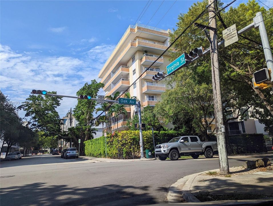 For Sale: $399,900 (1 beds, 1 baths, 616 Square Feet)