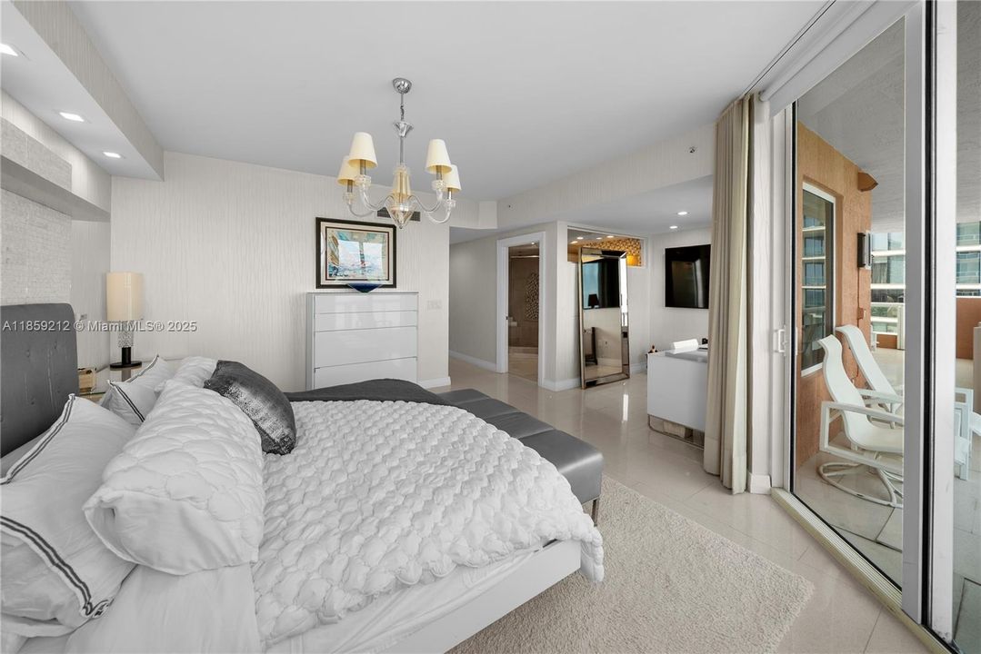 For Sale: $4,200,000 (4 beds, 4 baths, 2736 Square Feet)