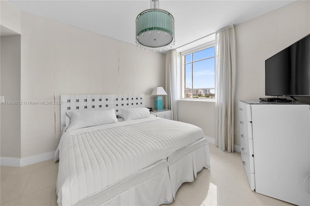 For Sale: $4,200,000 (4 beds, 4 baths, 2736 Square Feet)