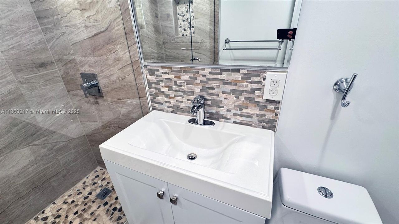 最近租的: $4,000 (3 贝兹, 2 浴室, 1306 平方英尺)