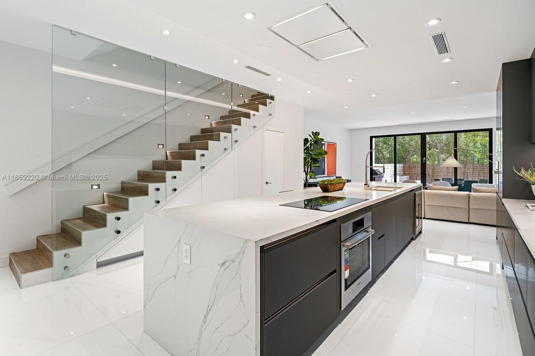 Recently Rented: $14,000 (4 beds, 3 baths, 3108 Square Feet)