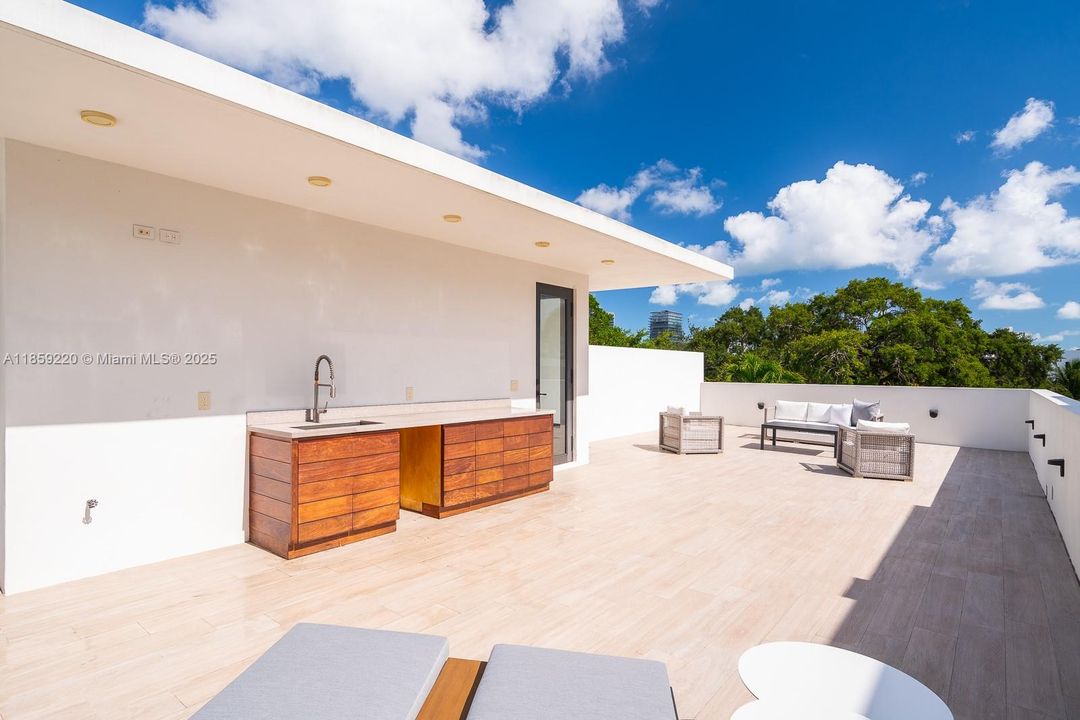 Recently Rented: $14,000 (4 beds, 3 baths, 3108 Square Feet)