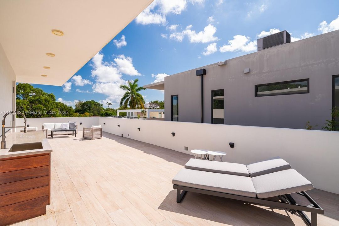 Recently Rented: $14,000 (4 beds, 3 baths, 3108 Square Feet)