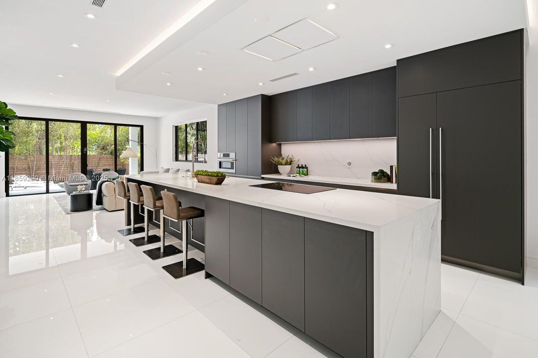 Recently Rented: $14,000 (4 beds, 3 baths, 3108 Square Feet)