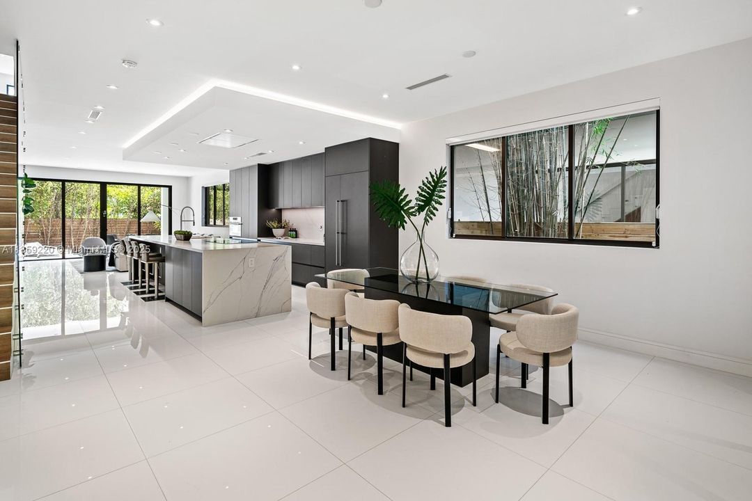 Recently Rented: $14,000 (4 beds, 3 baths, 3108 Square Feet)