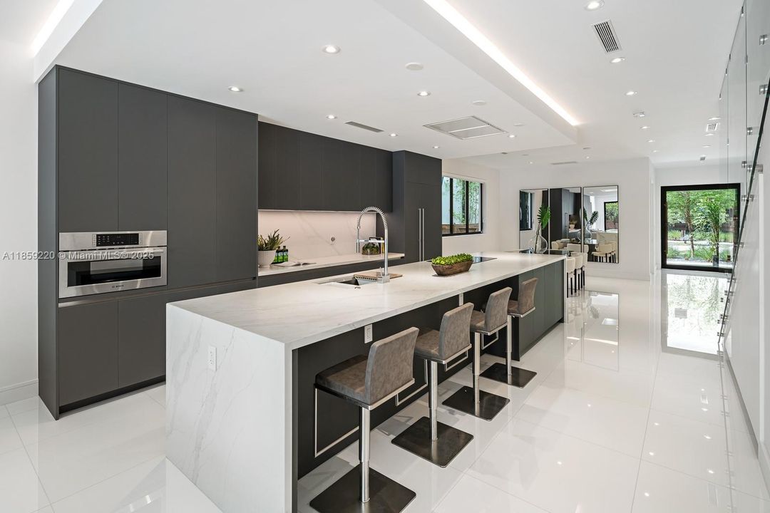 Recently Rented: $14,000 (4 beds, 3 baths, 3108 Square Feet)