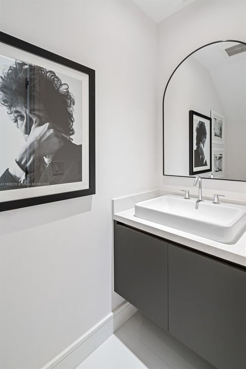 Recently Rented: $14,000 (4 beds, 3 baths, 3108 Square Feet)