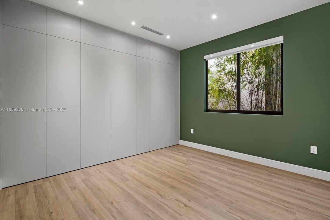 Recently Rented: $14,000 (4 beds, 3 baths, 3108 Square Feet)