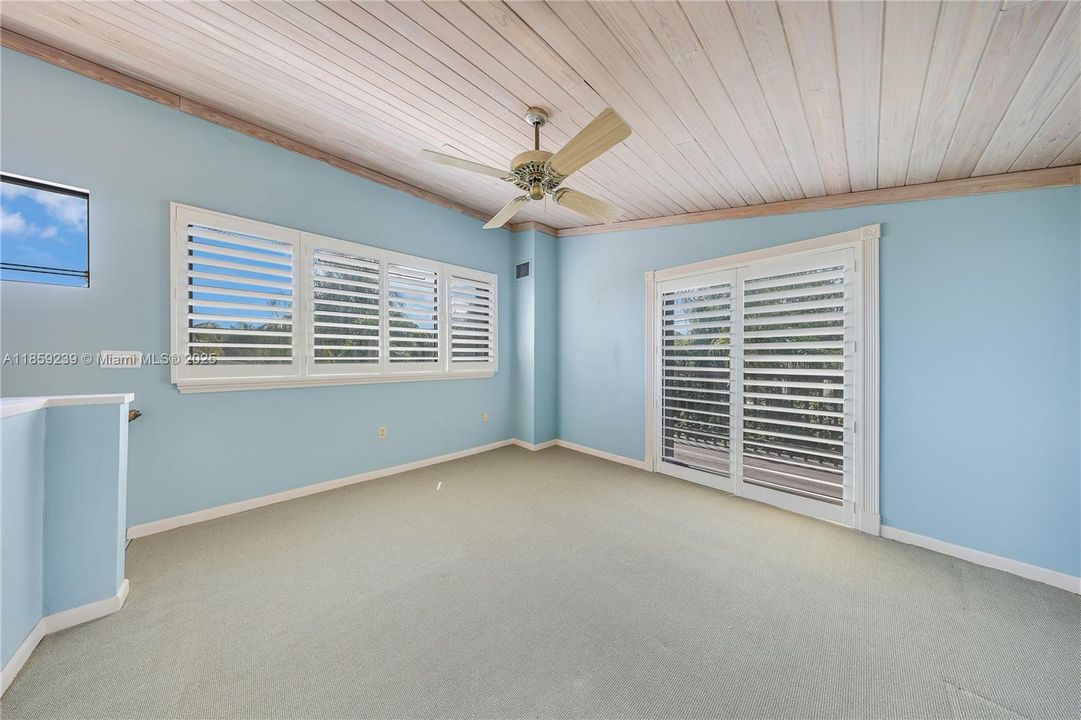 Active With Contract: $1,599,000 (4 beds, 3 baths, 2912 Square Feet)