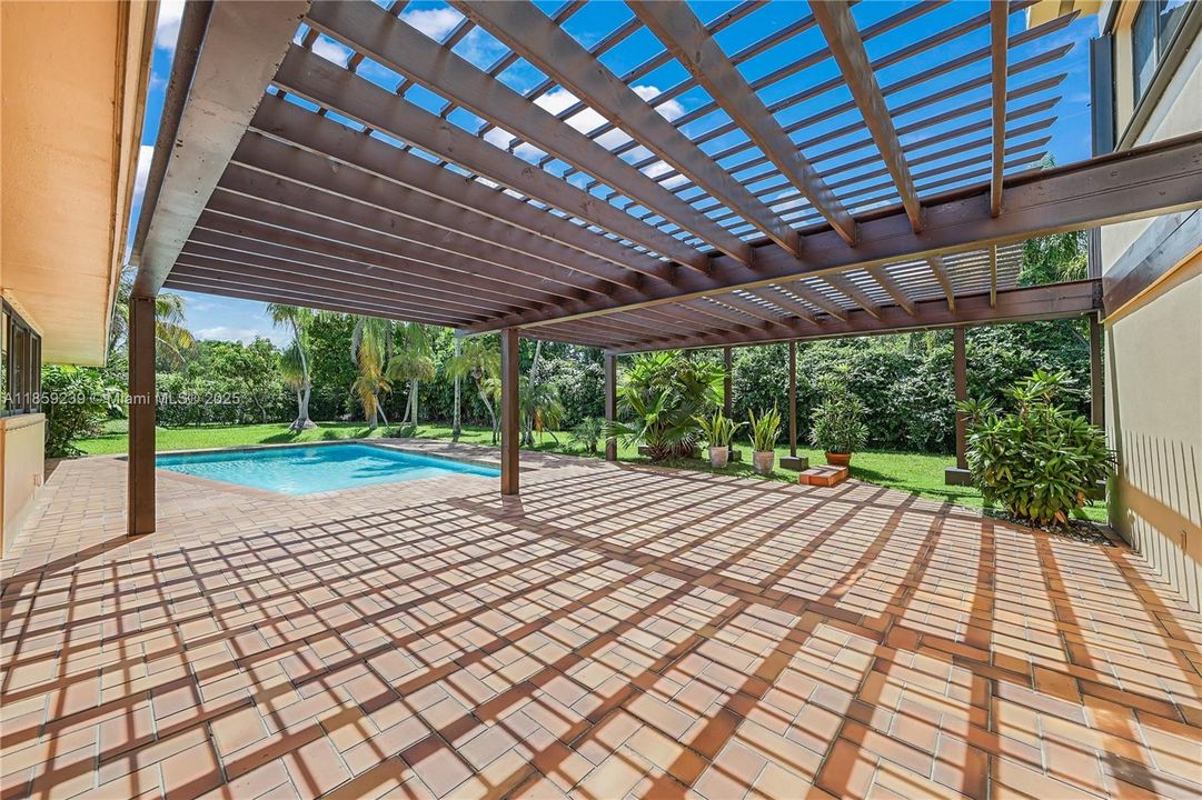 Active With Contract: $1,599,000 (4 beds, 3 baths, 2912 Square Feet)