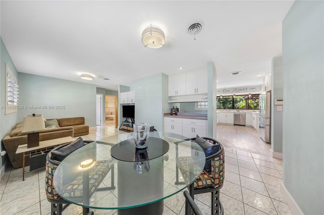 Active With Contract: $1,599,000 (4 beds, 3 baths, 2912 Square Feet)
