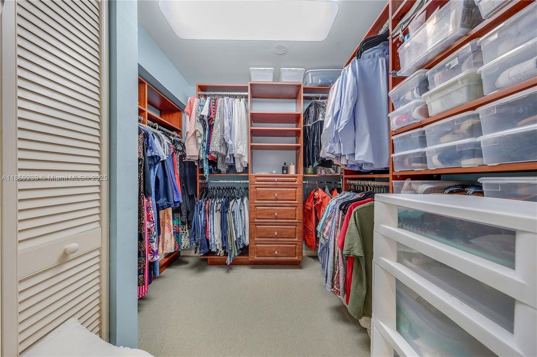 Active With Contract: $1,599,000 (4 beds, 3 baths, 2912 Square Feet)