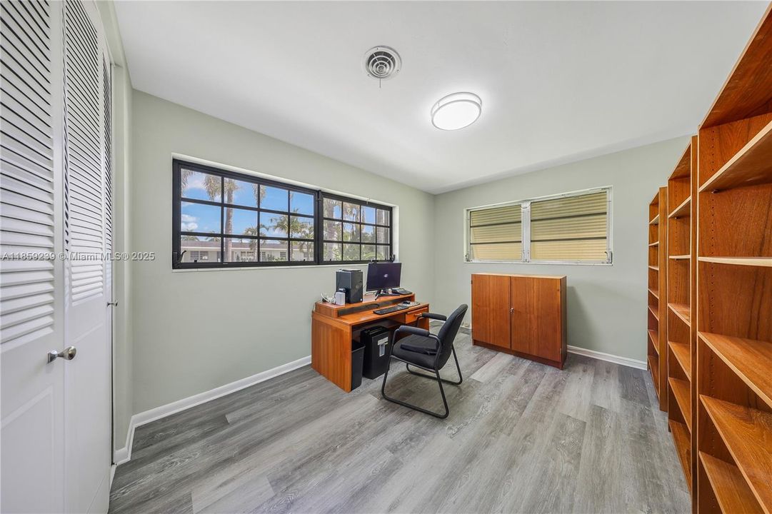 Active With Contract: $1,599,000 (4 beds, 3 baths, 2912 Square Feet)