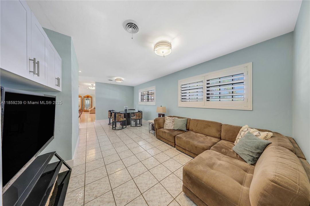 Active With Contract: $1,599,000 (4 beds, 3 baths, 2912 Square Feet)