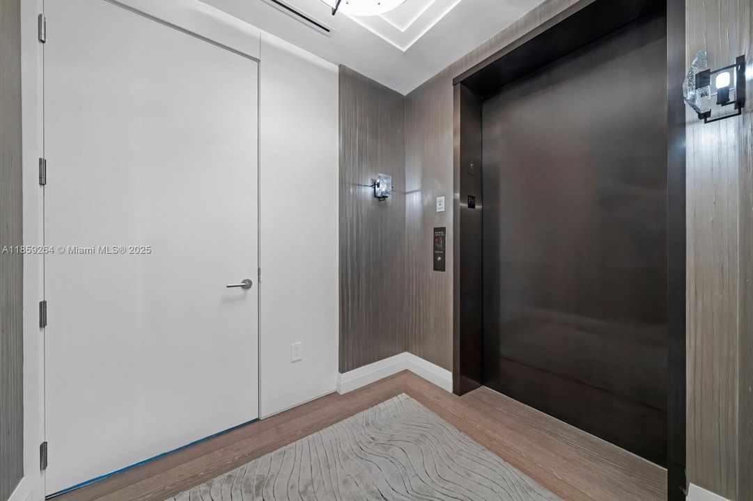 На продажу: $13,995,000 (3 спален, 3 ванн, 3884 Квадратных фут)