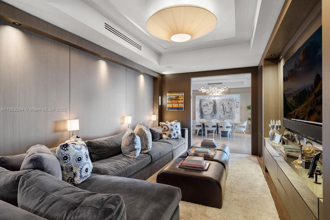 На продажу: $13,995,000 (3 спален, 3 ванн, 3884 Квадратных фут)