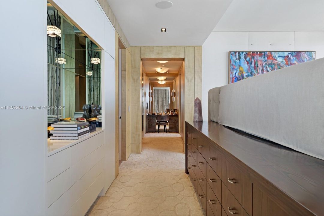 На продажу: $13,995,000 (3 спален, 3 ванн, 3884 Квадратных фут)