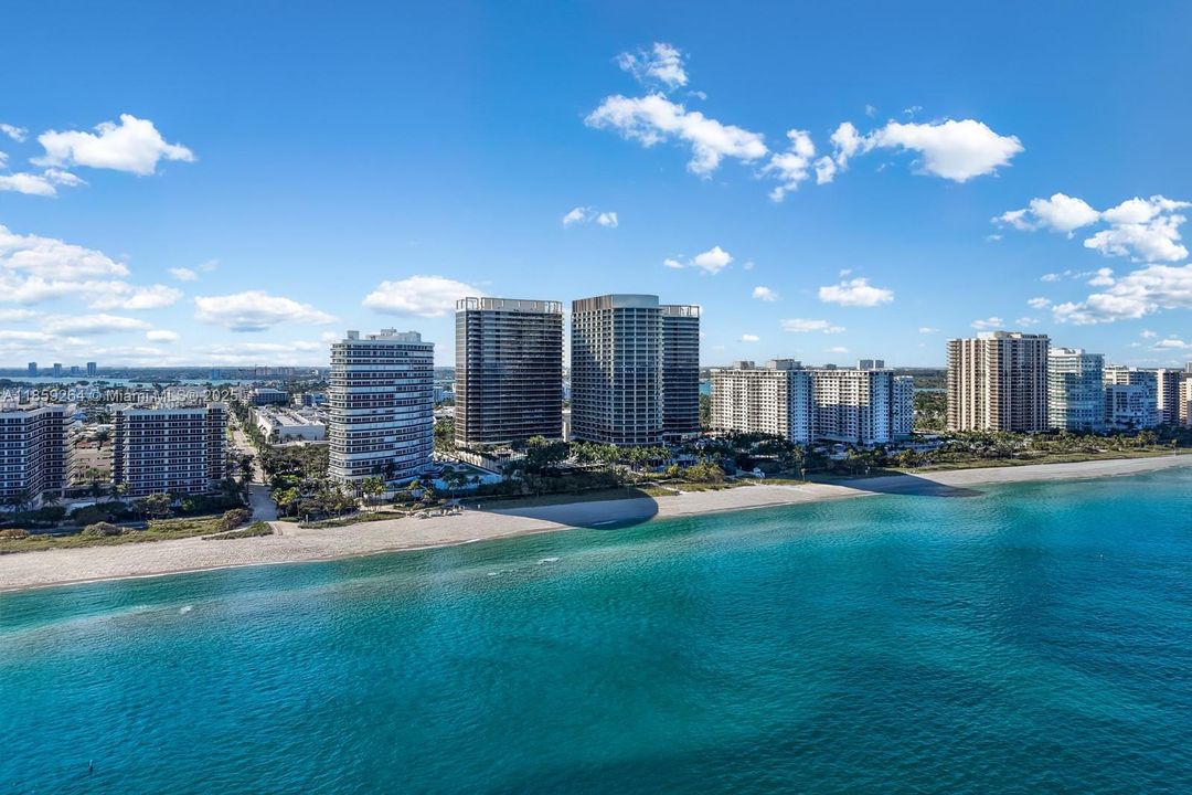 На продажу: $13,995,000 (3 спален, 3 ванн, 3884 Квадратных фут)