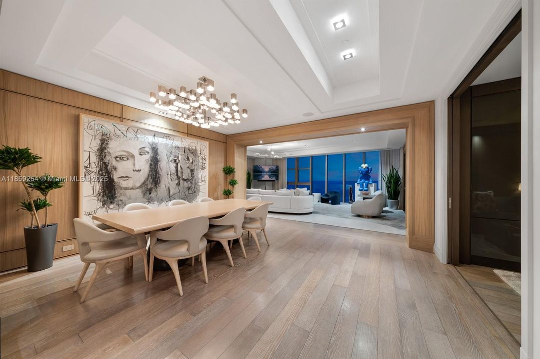 На продажу: $13,995,000 (3 спален, 3 ванн, 3884 Квадратных фут)