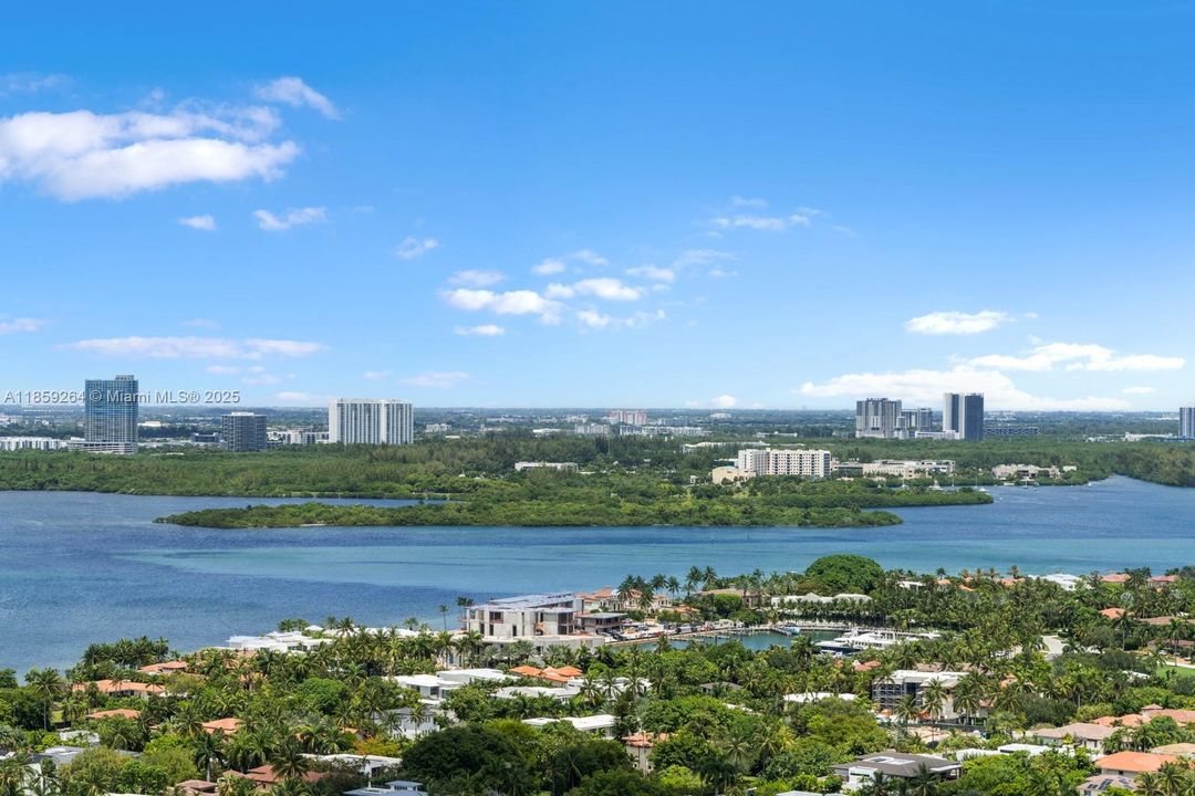 На продажу: $13,995,000 (3 спален, 3 ванн, 3884 Квадратных фут)