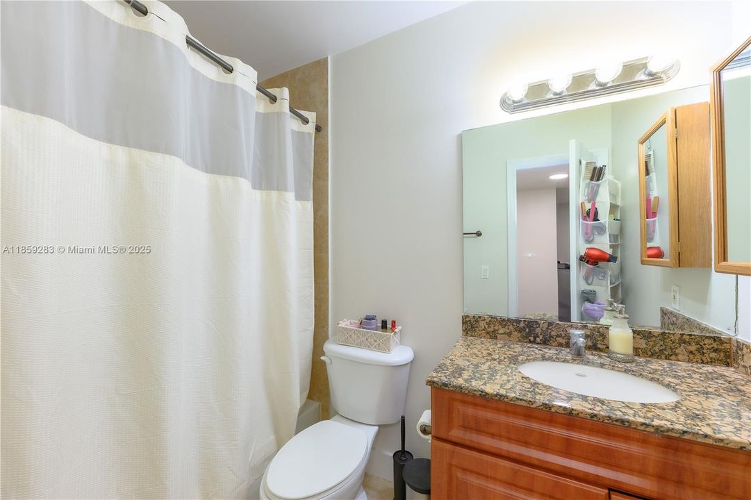 Activo con contrato: $195,000 (1 camas, 1 baños, 575 Pies cuadrados)