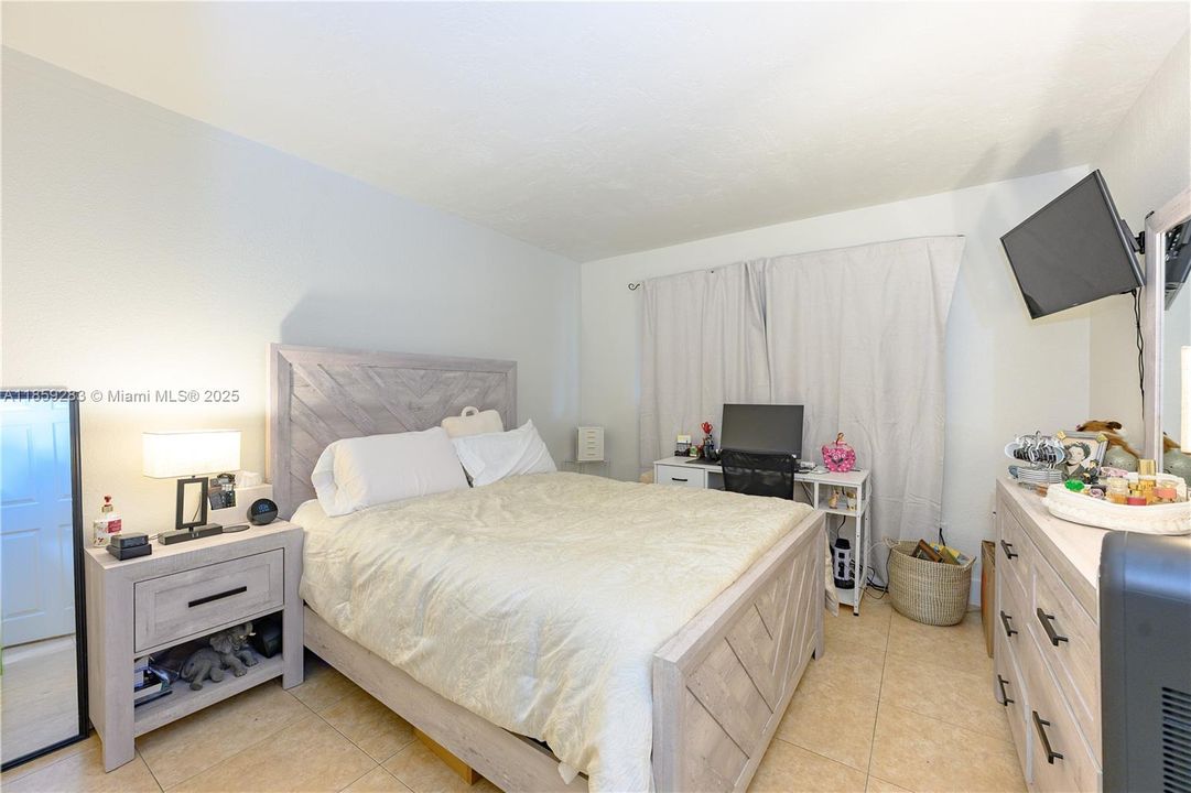 Activo con contrato: $195,000 (1 camas, 1 baños, 575 Pies cuadrados)