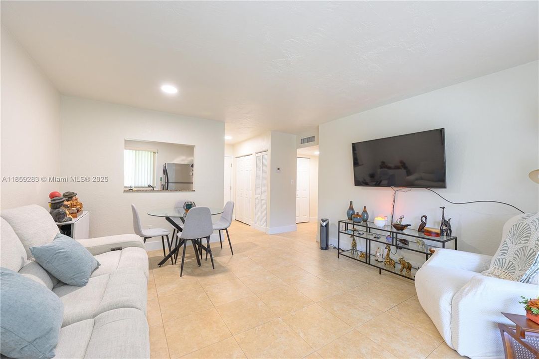 Activo con contrato: $195,000 (1 camas, 1 baños, 575 Pies cuadrados)