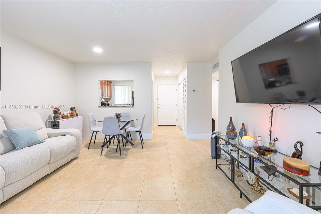 Activo con contrato: $195,000 (1 camas, 1 baños, 575 Pies cuadrados)