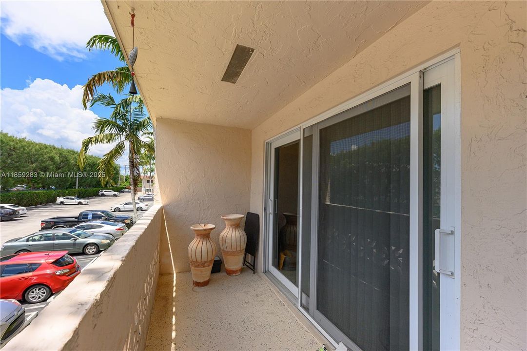 Activo con contrato: $195,000 (1 camas, 1 baños, 575 Pies cuadrados)