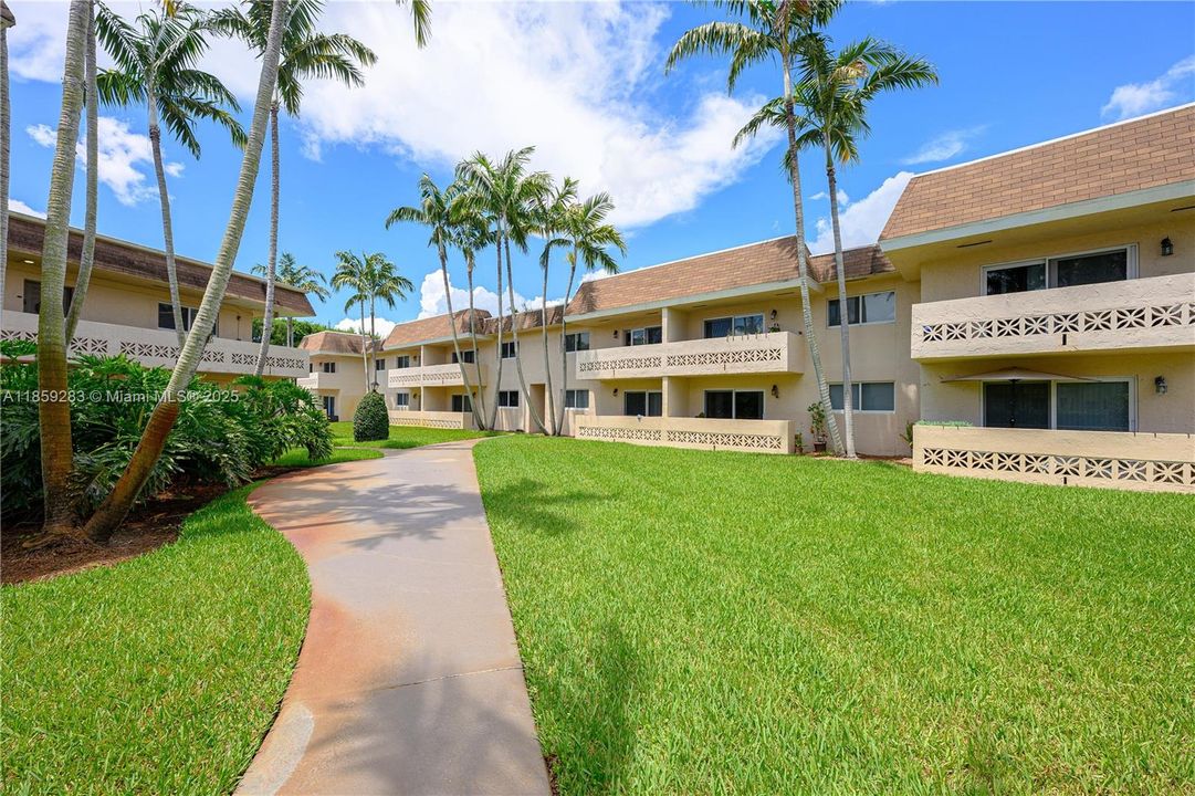 Activo con contrato: $195,000 (1 camas, 1 baños, 575 Pies cuadrados)