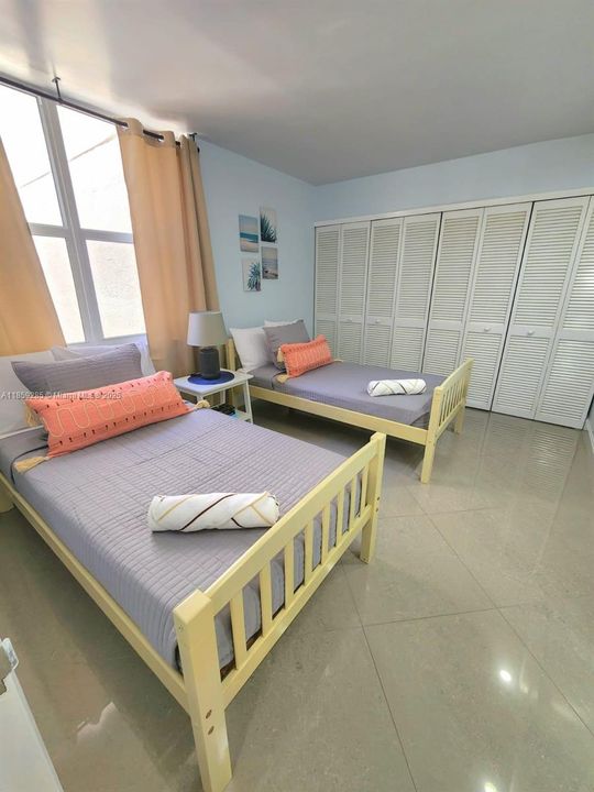 出租: $2,900 (2 贝兹, 1 浴室, 794 平方英尺)