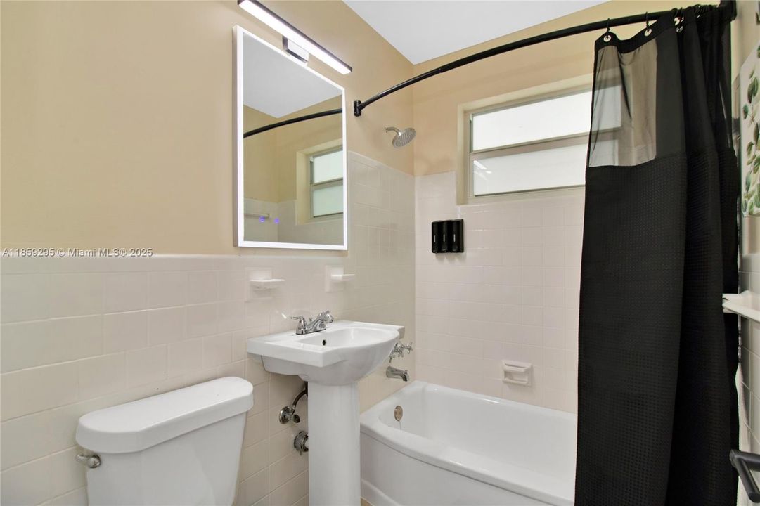 En Venta: $1,100,000 (4 camas, 3 baños, 0 Pies cuadrados)