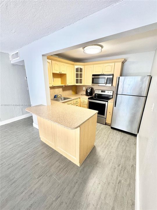 最近租的: $2,100 (2 贝兹, 2 浴室, 900 平方英尺)