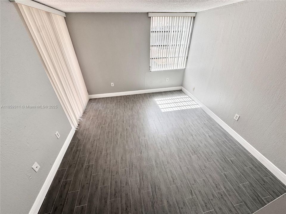 最近租的: $2,100 (2 贝兹, 2 浴室, 900 平方英尺)