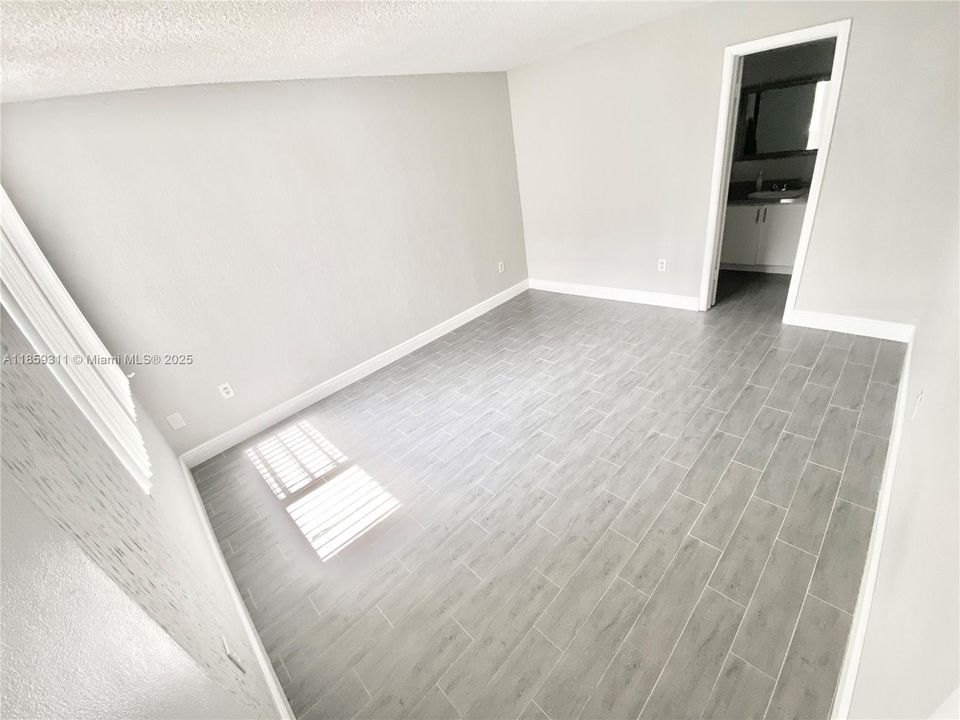 最近租的: $2,100 (2 贝兹, 2 浴室, 900 平方英尺)