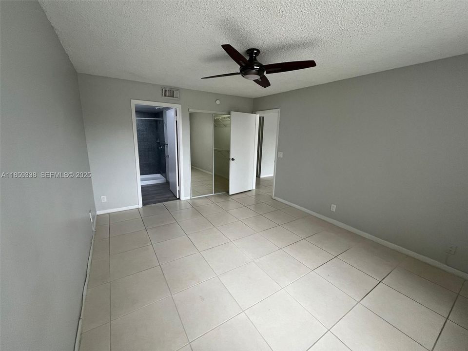 Active With Contract: $220,000 (2 beds, 2 baths, 984 Square Feet)