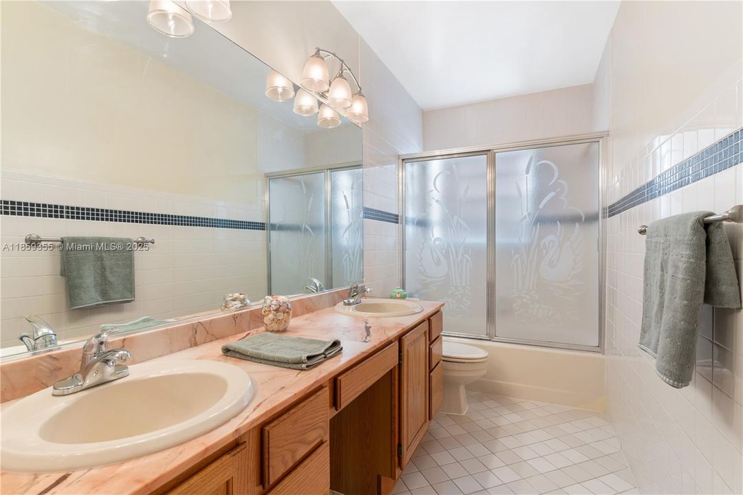 For Sale: $1,749,000 (3 beds, 2 baths, 1653 Square Feet)