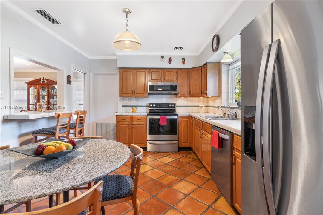 For Sale: $1,749,000 (3 beds, 2 baths, 1653 Square Feet)