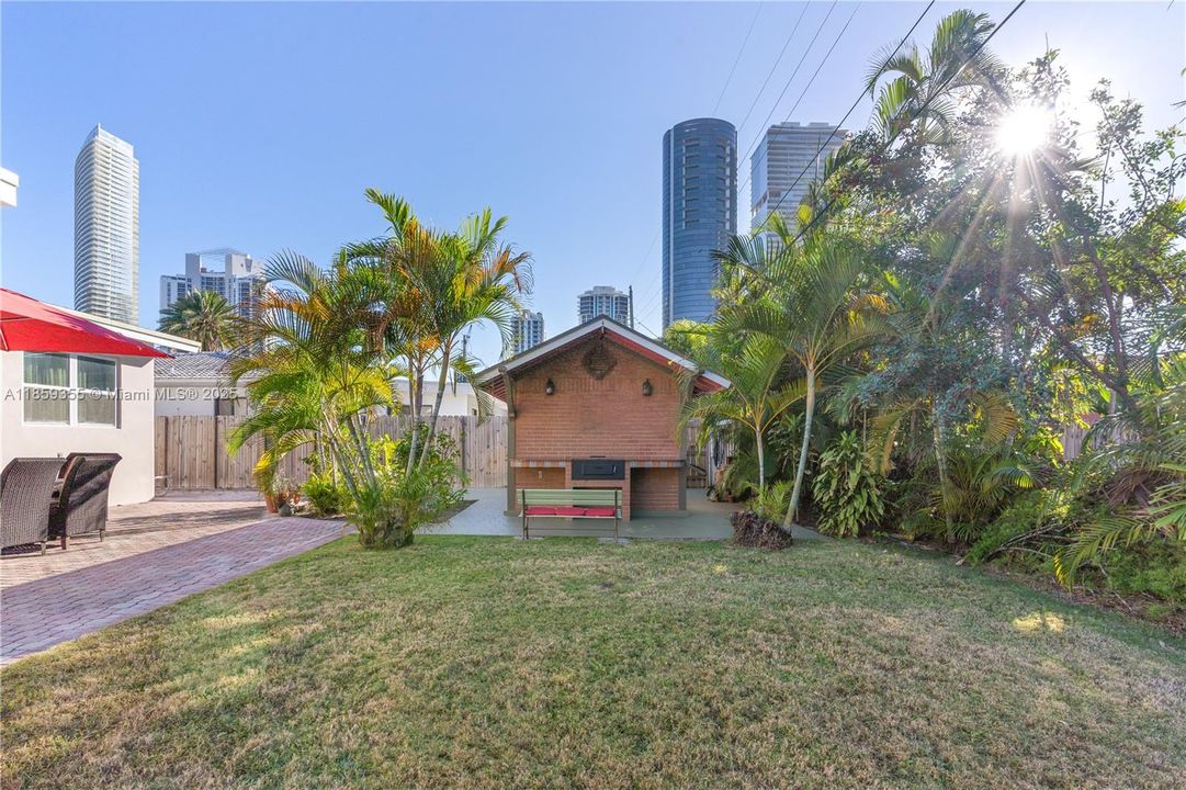 For Sale: $1,749,000 (3 beds, 2 baths, 1653 Square Feet)