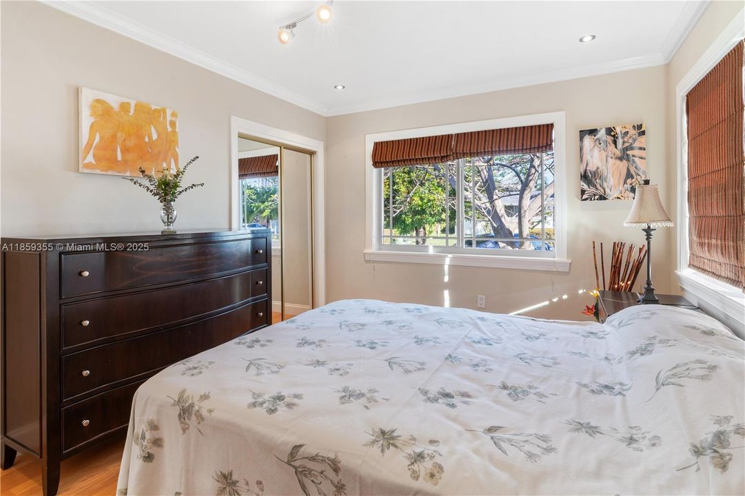 For Sale: $1,749,000 (3 beds, 2 baths, 1653 Square Feet)