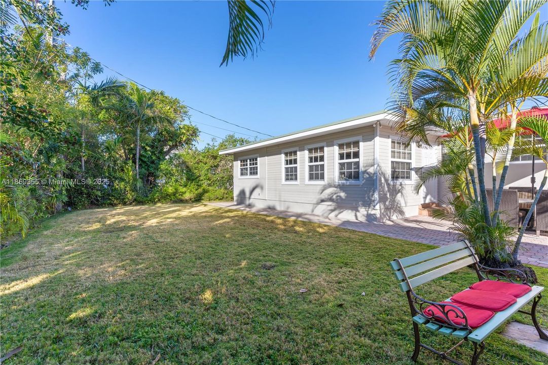 For Sale: $1,749,000 (3 beds, 2 baths, 1653 Square Feet)