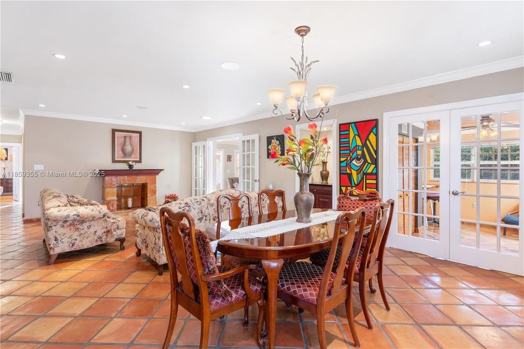 For Sale: $1,749,000 (3 beds, 2 baths, 1653 Square Feet)