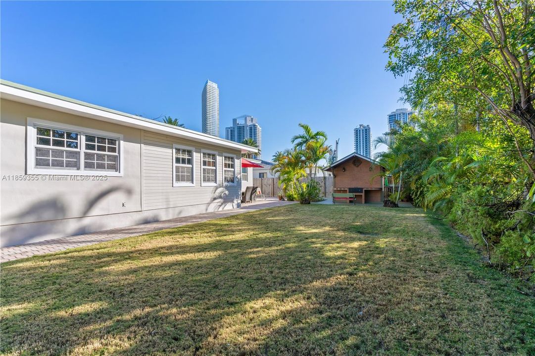 For Sale: $1,749,000 (3 beds, 2 baths, 1653 Square Feet)