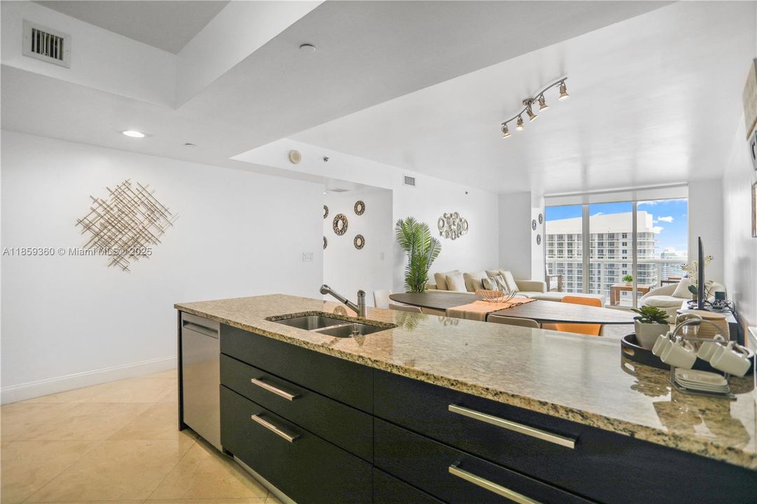 Active With Contract: $7,500 (3 beds, 2 baths, 1554 Square Feet)