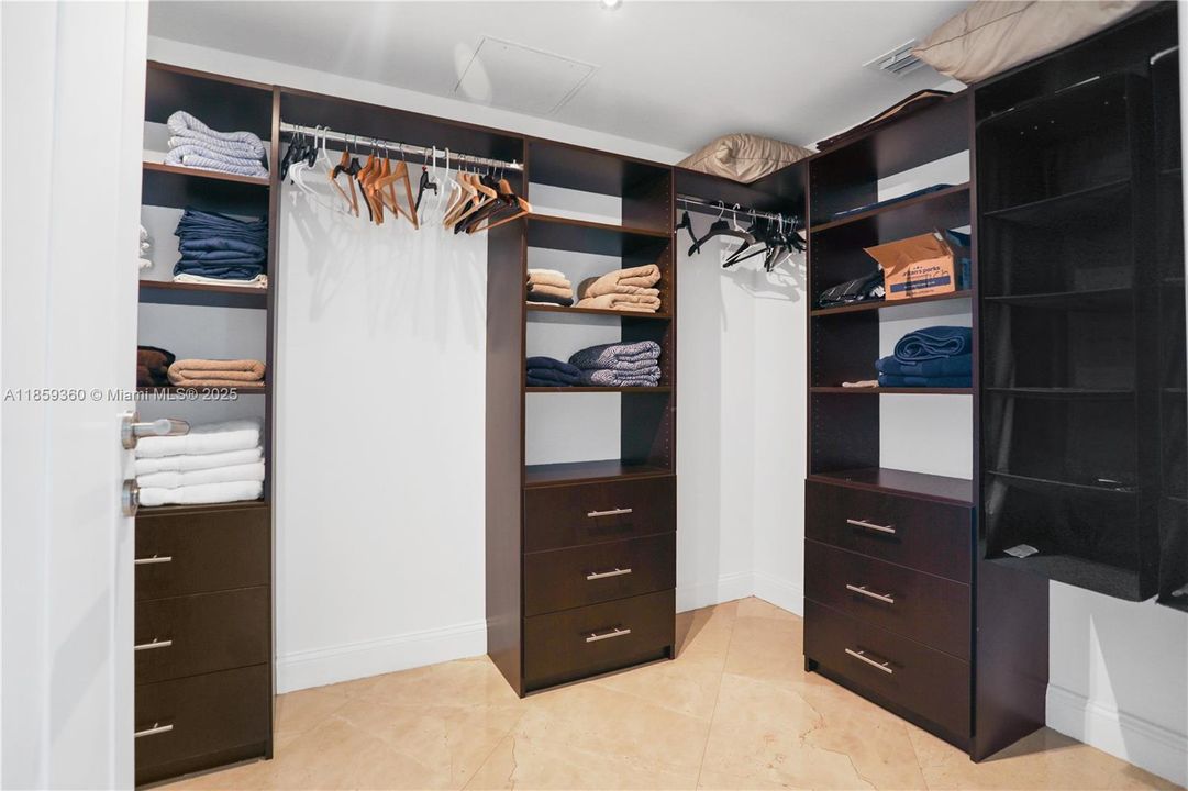 Active With Contract: $7,500 (3 beds, 2 baths, 1554 Square Feet)