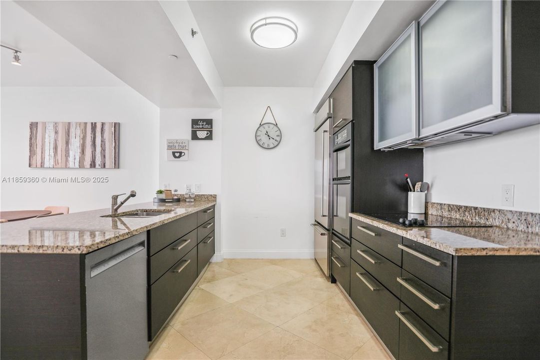 Active With Contract: $7,500 (3 beds, 2 baths, 1554 Square Feet)
